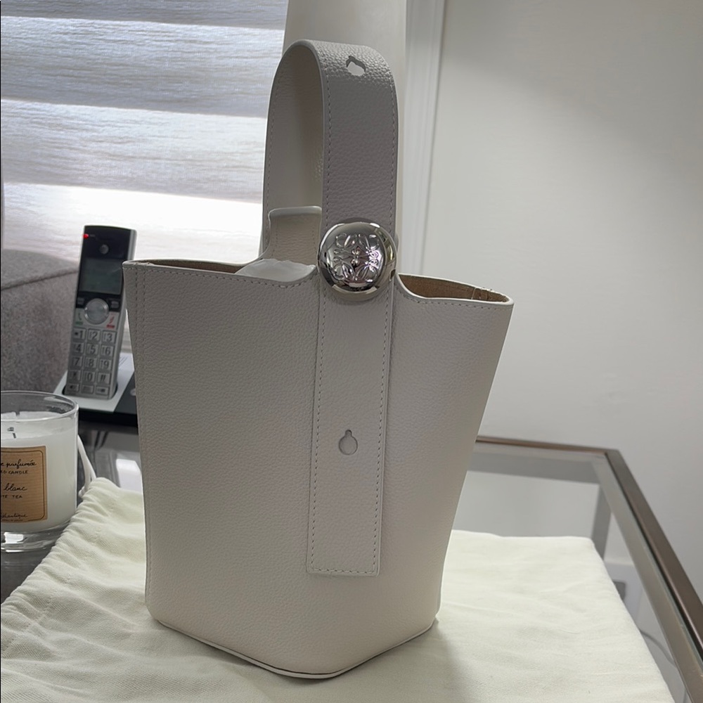 Loewe Pebble Mini Leather Bucket Bag in Chalk